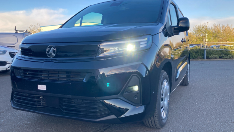 Vauxhall Combo Cargo Combo Diesel 1.5 Turbo D 100ps Pro H1 Van